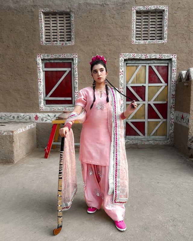 GULABO - image 3