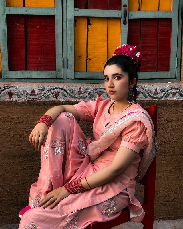 GULABO - image 4