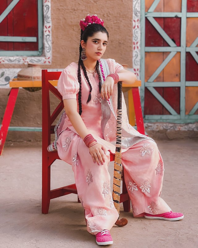 GULABO - image 6