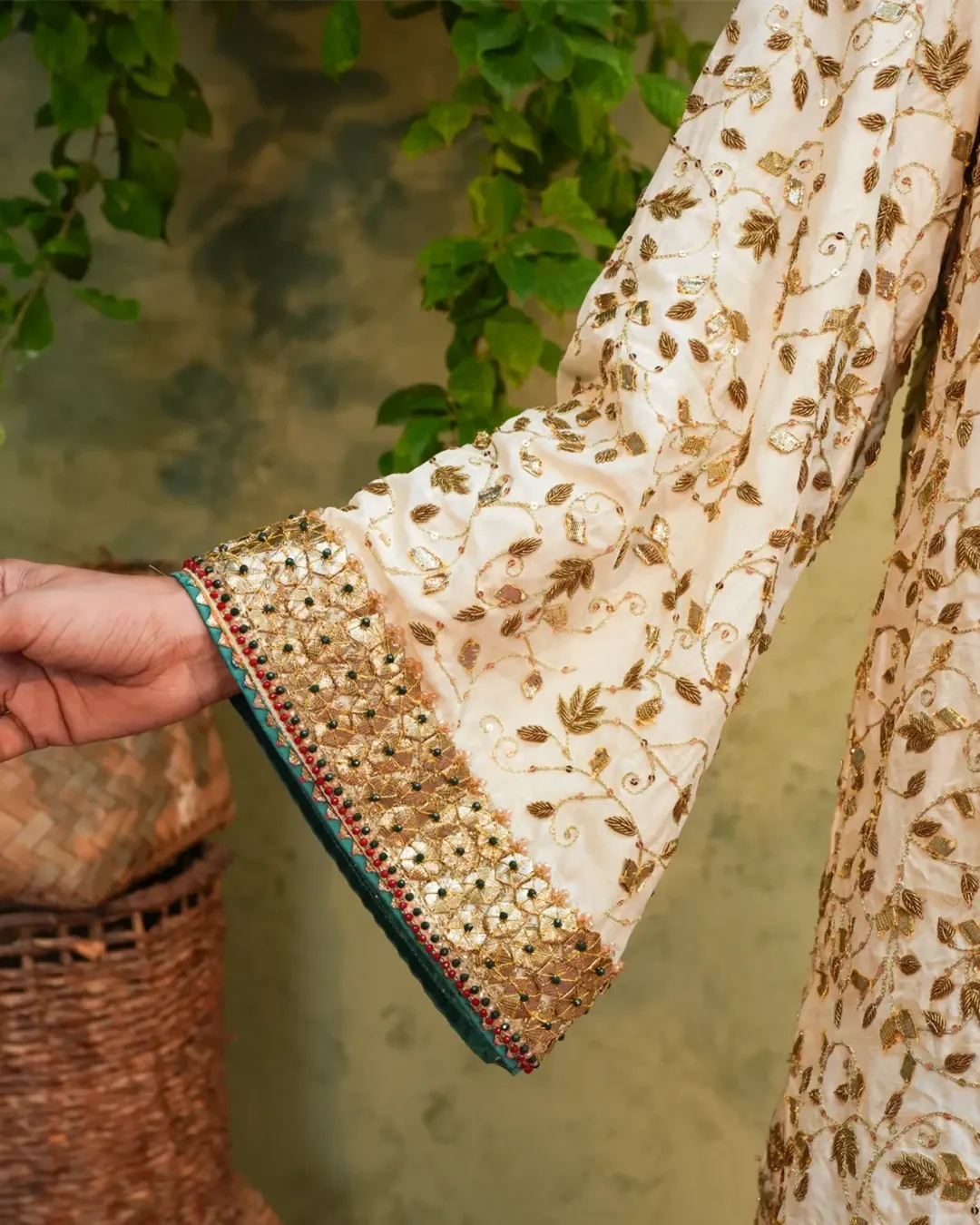 MASTANI - image 8